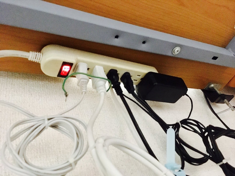 パソコンの電源コード問題